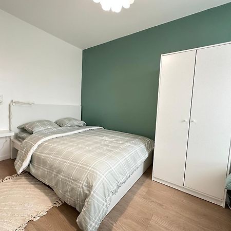 Agreable 3 Pieces Avec Parking Proche Gare Et Paris By Immo Kit Bnb La Courneuve Luaran gambar