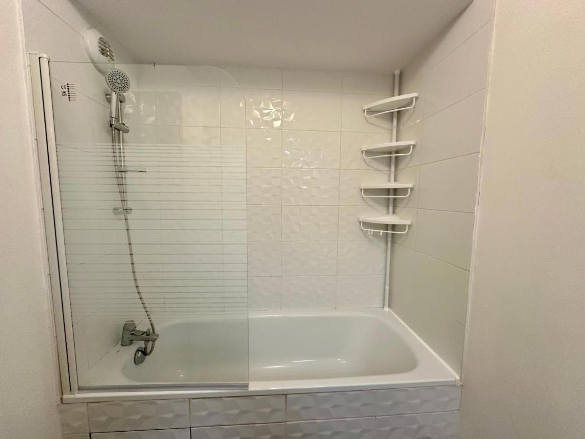 Agreable 3 Pieces Avec Parking Proche Gare Et Paris By Immo Kit Bnb La Courneuve Luaran gambar