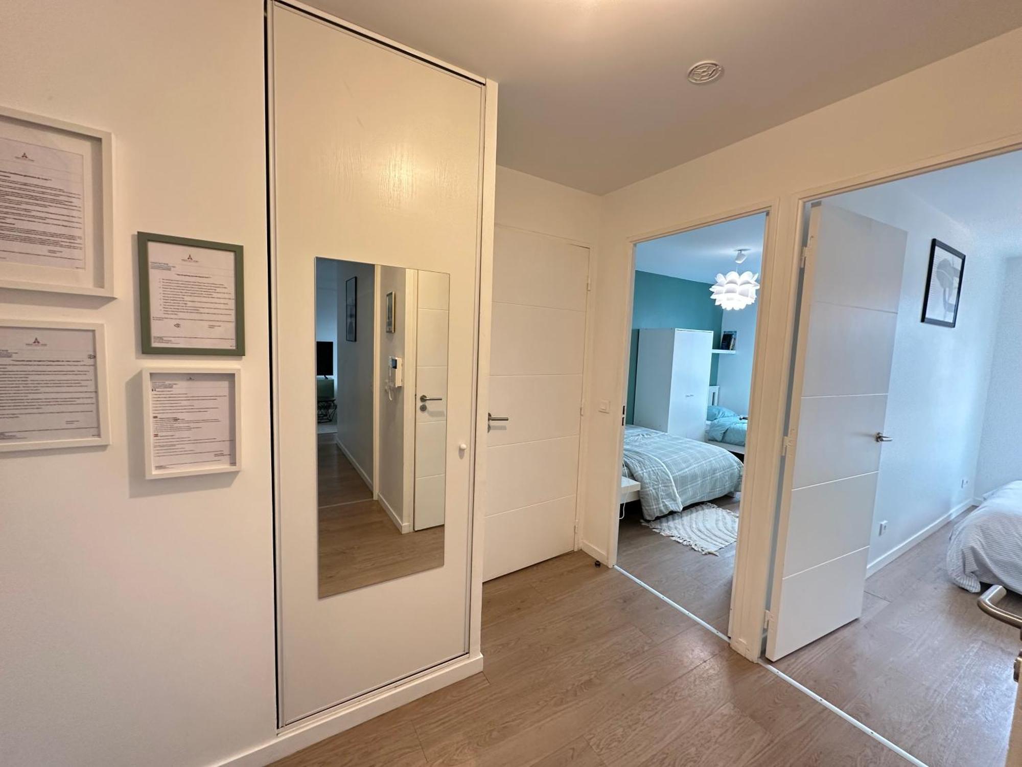 Agreable 3 Pieces Avec Parking Proche Gare Et Paris By Immo Kit Bnb La Courneuve Luaran gambar